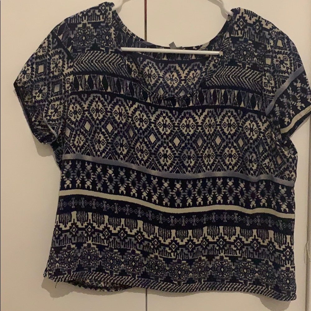 Flowy, back design t shirt